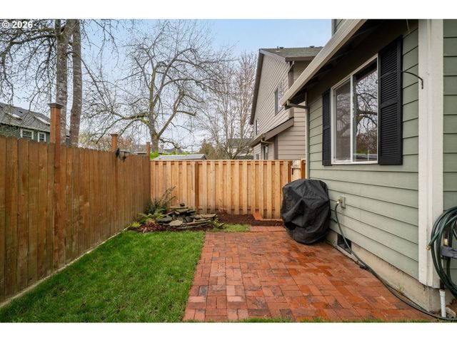 8330 Sw NORFOLK Ln, Portland, OR 97224