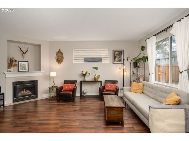 8330 Sw NORFOLK Ln, Portland, OR 97224