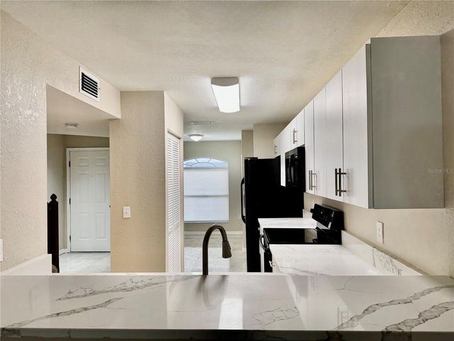 14922 PAR CLUB CIRCLE, Tampa, FL 33618