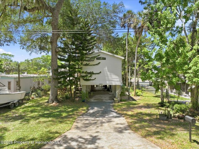 6169 Waverly Road, Weeki Wachee, FL 34607