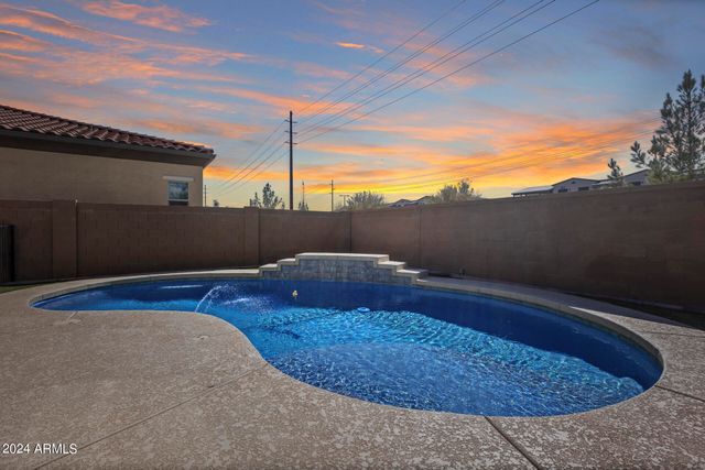 130 N BAY Drive, Gilbert, AZ 85233