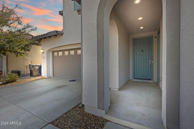 130 N BAY Drive, Gilbert, AZ 85233