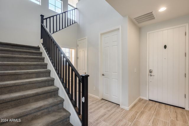 130 N BAY Drive, Gilbert, AZ 85233