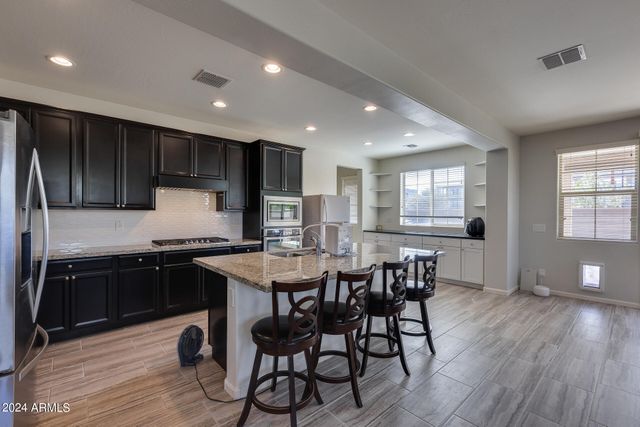 130 N BAY Drive, Gilbert, AZ 85233