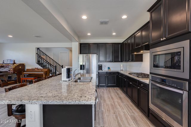 130 N BAY Drive, Gilbert, AZ 85233