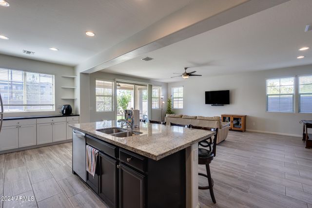 130 N BAY Drive, Gilbert, AZ 85233