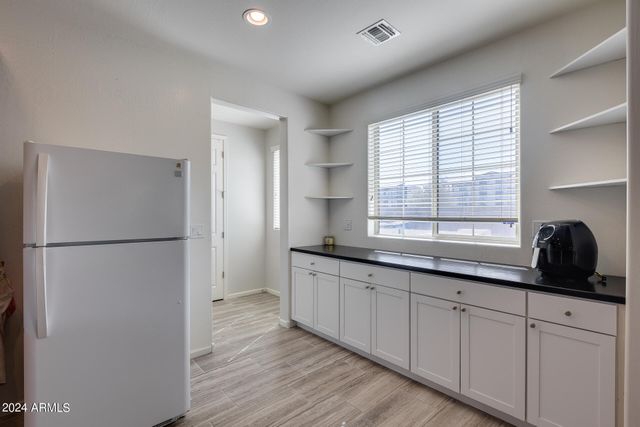 130 N BAY Drive, Gilbert, AZ 85233