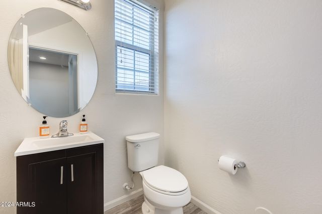 130 N BAY Drive, Gilbert, AZ 85233