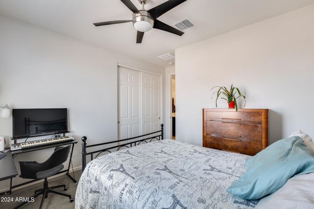 130 N BAY Drive, Gilbert, AZ 85233