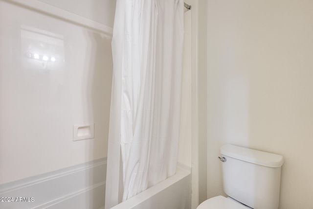 130 N BAY Drive, Gilbert, AZ 85233