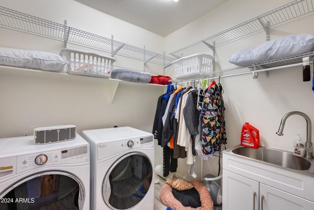 130 N BAY Drive, Gilbert, AZ 85233