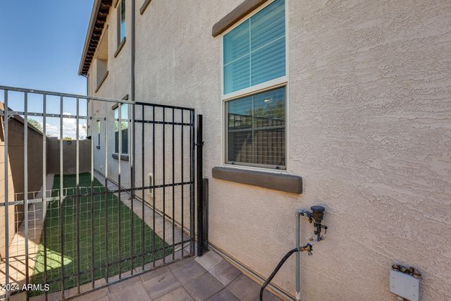 130 N BAY Drive, Gilbert, AZ 85233