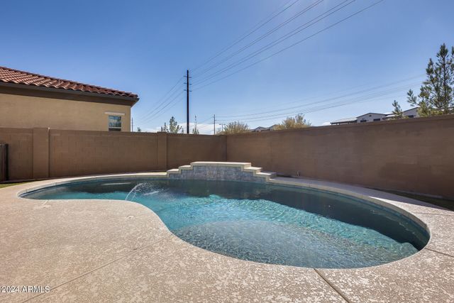 130 N BAY Drive, Gilbert, AZ 85233