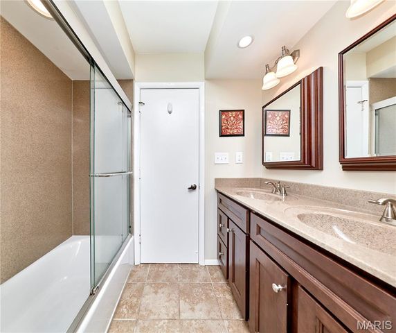 847 Wendevy Court, Ballwin, MO 63011