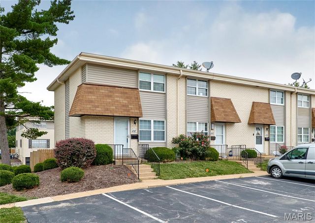 847 Wendevy Court, Ballwin, MO 63011