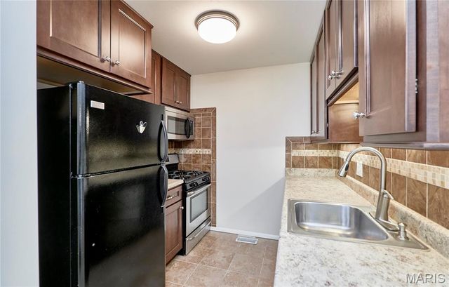 847 Wendevy Court, Ballwin, MO 63011