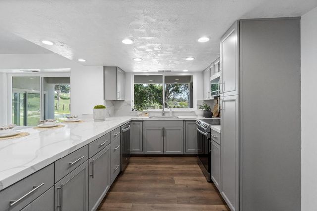 8356 Chamise, Clovis, CA 93619