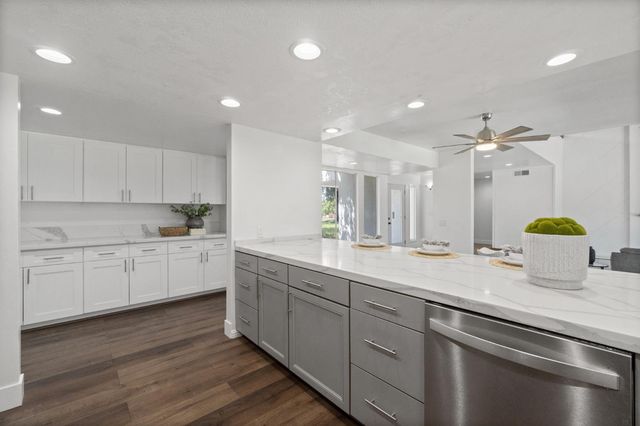 8356 Chamise, Clovis, CA 93619