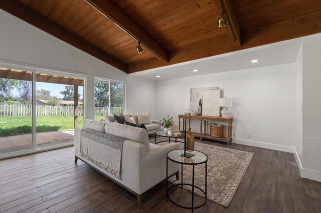 8356 Chamise, Clovis, CA 93619