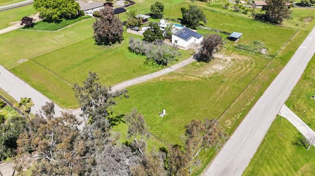 8356 Chamise, Clovis, CA 93619