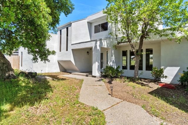 8356 Chamise, Clovis, CA 93619