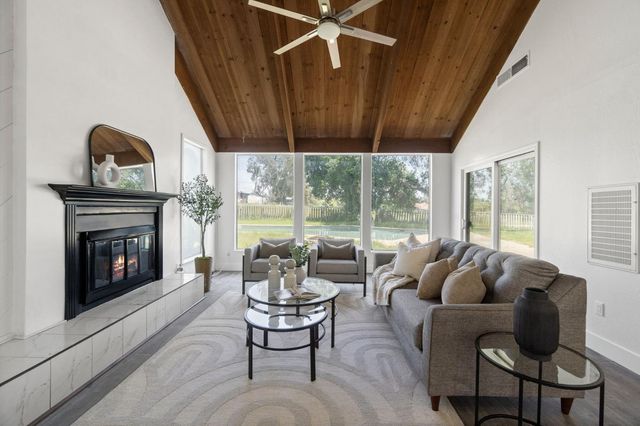 8356 Chamise, Clovis, CA 93619