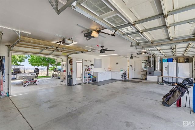 5056 N Hills Drive, Bakersfield, CA 93308
