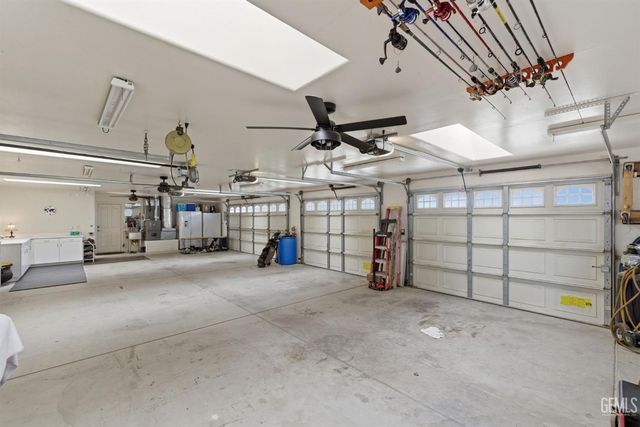 5056 N Hills Drive, Bakersfield, CA 93308
