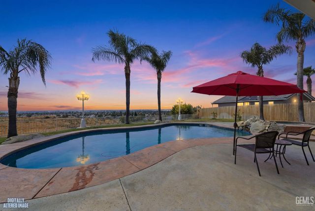 5056 N Hills Drive, Bakersfield, CA 93308