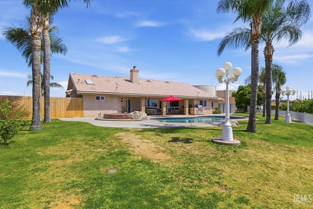 5056 N Hills Drive, Bakersfield, CA 93308
