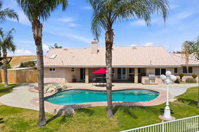 5056 N Hills Drive, Bakersfield, CA 93308