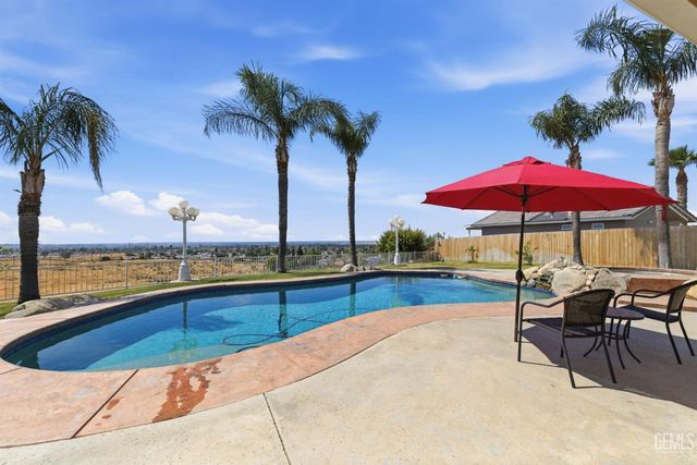 5056 N Hills Drive, Bakersfield, CA 93308