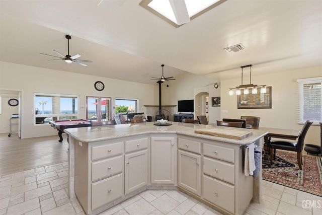 5056 N Hills Drive, Bakersfield, CA 93308
