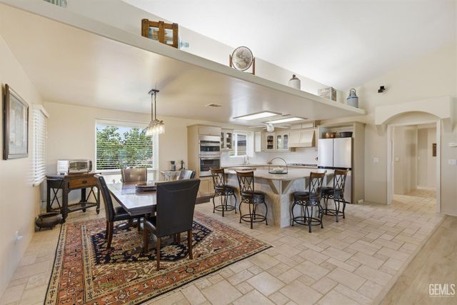 5056 N Hills Drive, Bakersfield, CA 93308