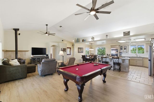 5056 N Hills Drive, Bakersfield, CA 93308