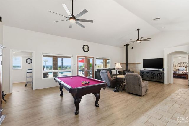 5056 N Hills Drive, Bakersfield, CA 93308