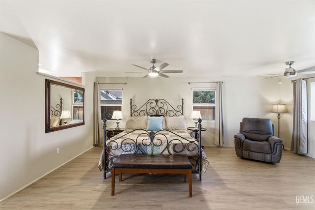 5056 N Hills Drive, Bakersfield, CA 93308