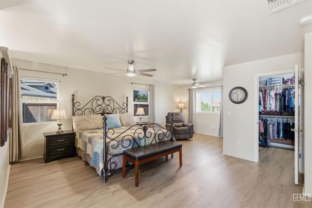 5056 N Hills Drive, Bakersfield, CA 93308