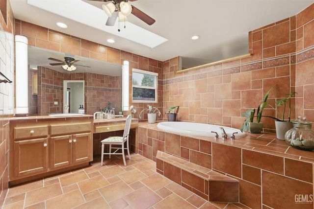 5056 N Hills Drive, Bakersfield, CA 93308