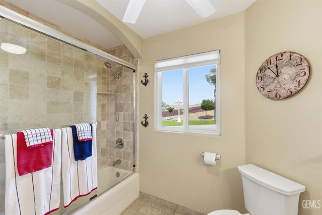 5056 N Hills Drive, Bakersfield, CA 93308