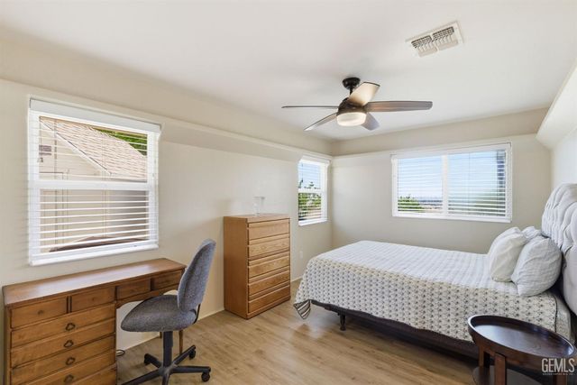 5056 N Hills Drive, Bakersfield, CA 93308
