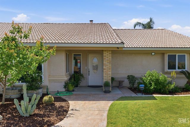 5056 N Hills Drive, Bakersfield, CA 93308