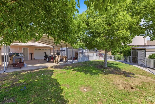 5056 N Hills Drive, Bakersfield, CA 93308