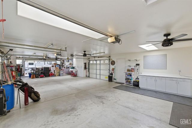 5056 N Hills Drive, Bakersfield, CA 93308
