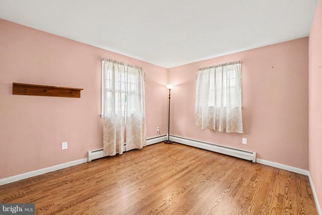 2 SYCAMORE LN, Palmyra, PA 17078