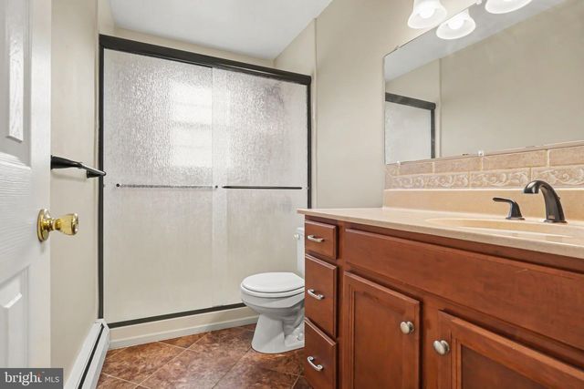 2 SYCAMORE LN, Palmyra, PA 17078