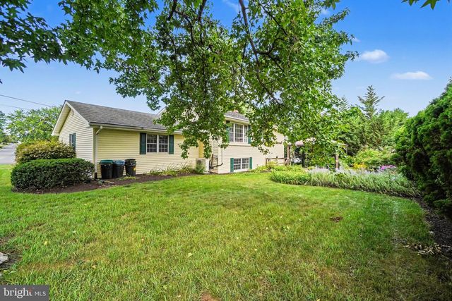 2 SYCAMORE LN, Palmyra, PA 17078