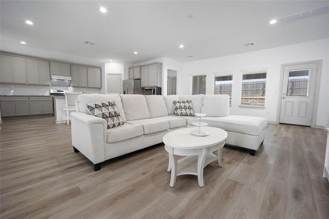 14613 Travertine Falls Lane, Oklahoma City, OK 73142