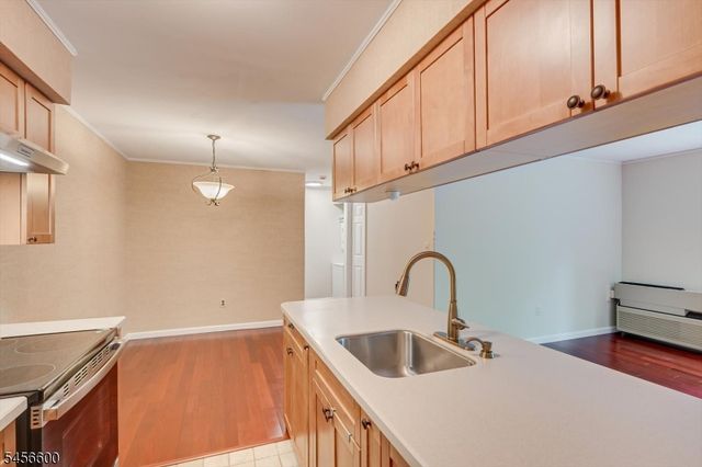 6 Norwich Pl, Franklin Twp., NJ 08873