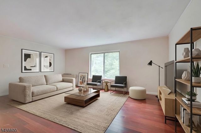 6 Norwich Pl, Franklin Twp., NJ 08873